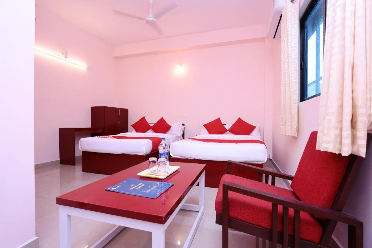 Hotel Oyo 13577 Tkr Metro Residency Kochi Exterior foto