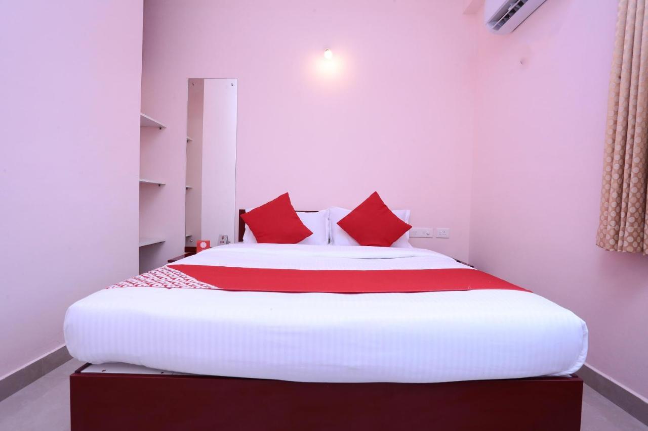 Hotel Oyo 13577 Tkr Metro Residency Kochi Exterior foto